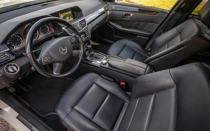 Mercedes-Benz Klasa E cena 33900 przebieg: 284000, rok produkcji 2011 z Ujazd małe 667